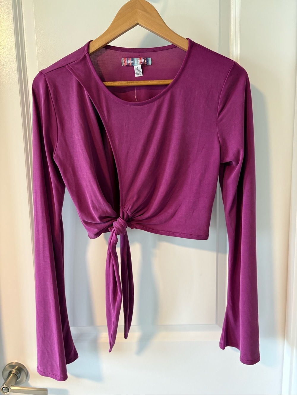 Urban Outfitters Elle Keyhole Wrap Top Magenta Cropped NWT Large - Picture 2 of 10